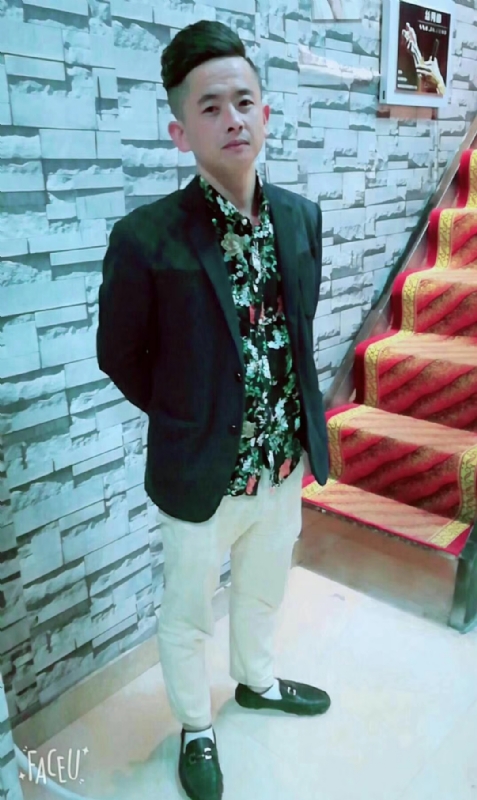 男人三十而立的第一张照片--聊城相亲服务中心