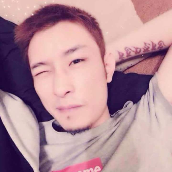 难得拥抱的第一张照片--聊城相亲服务中心