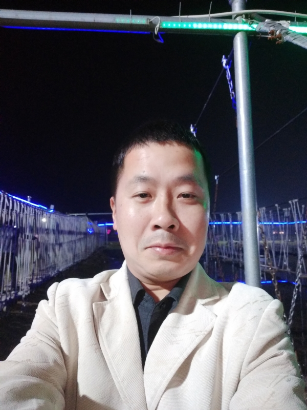 阿峰的第一张照片--聊城相亲服务中心