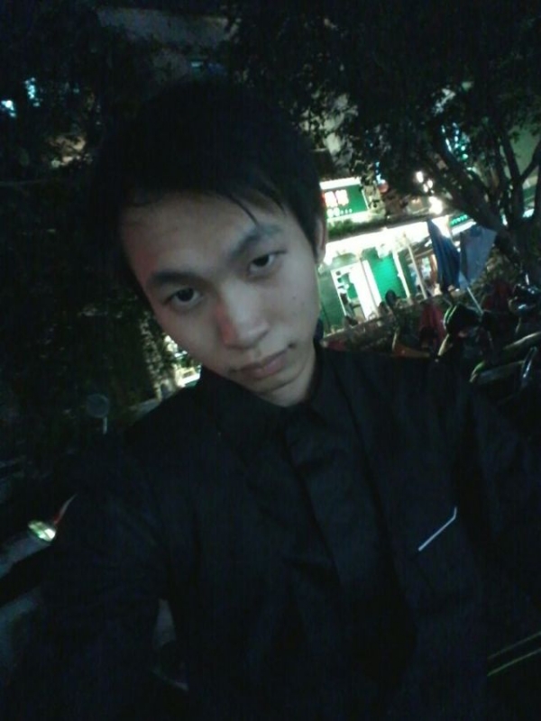 瞬间回眸的第一张照片--聊城相亲服务中心