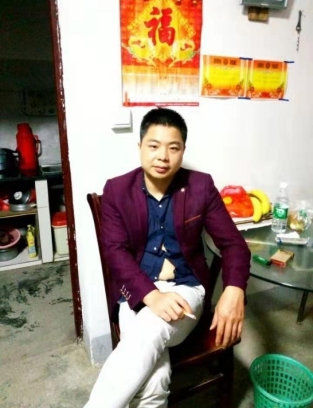 蓝色的微笑的第一张照片--聊城相亲服务中心