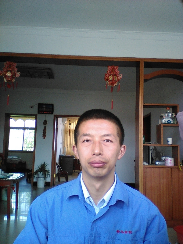红玫瑰的第一张照片--聊城相亲服务中心