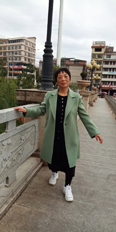 小玲的第一张照片--聊城相亲服务中心