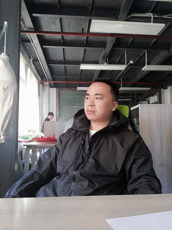 左眼皮跳跳的第一张照片--聊城相亲服务中心