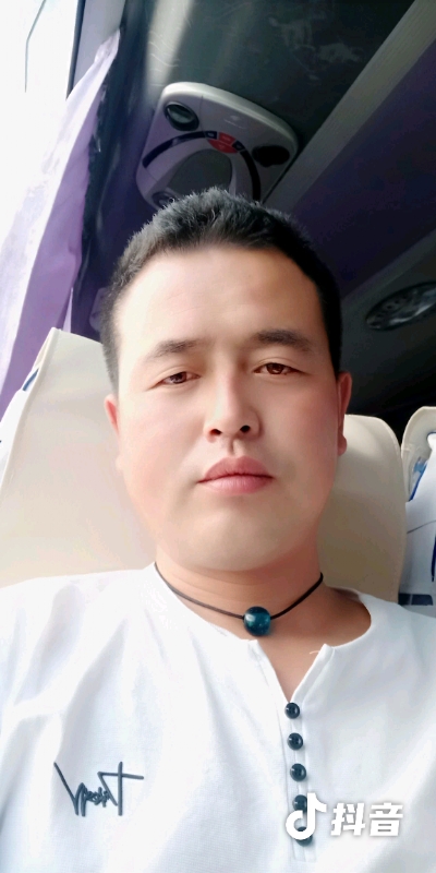 瞬间被爱上的第一张照片--聊城相亲服务中心