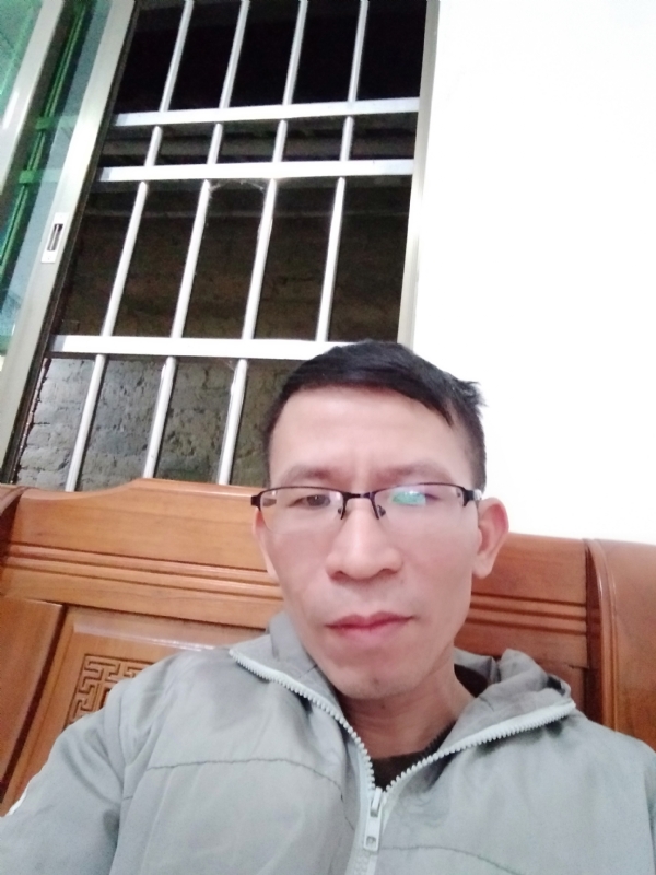 奋斗的第一张照片--聊城相亲服务中心