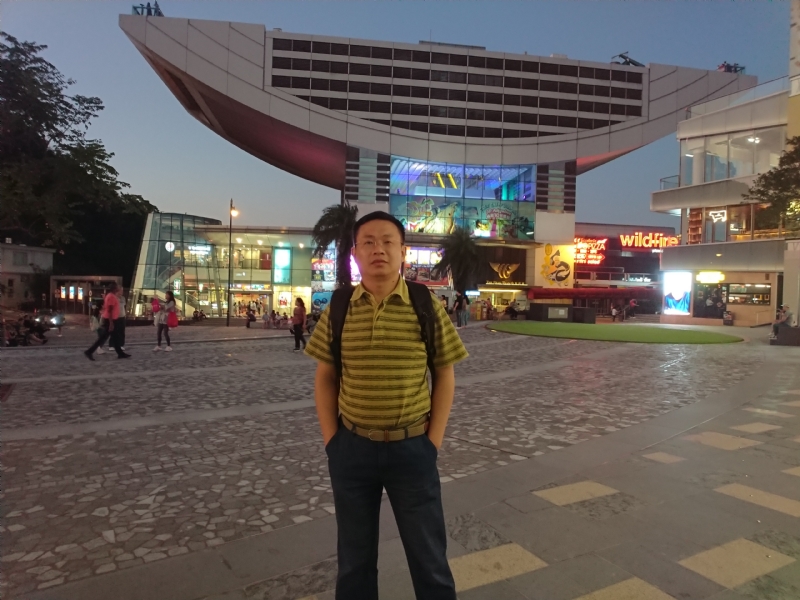 人间四月天的第一张照片--聊城相亲服务中心