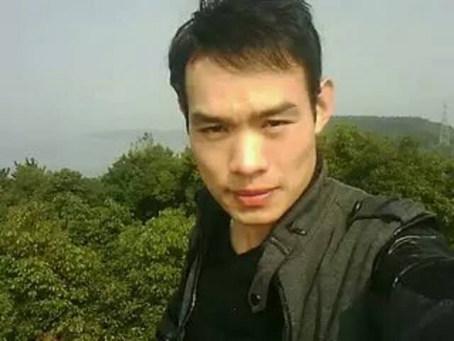 明镜的第一张照片--聊城相亲服务中心