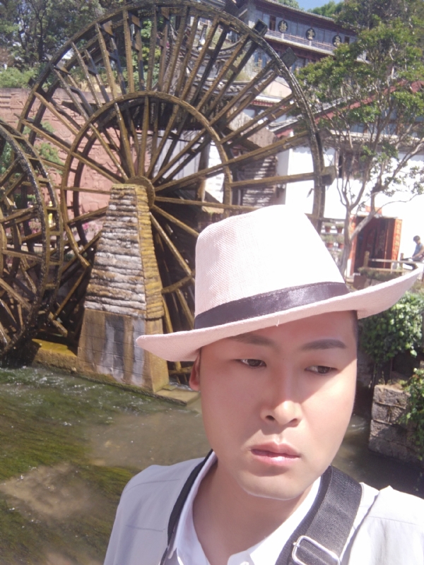曲靖相亲的第一张照片--聊城相亲服务中心