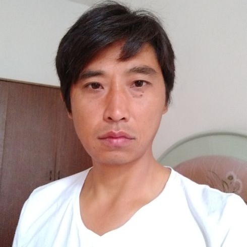 莞尔一笑的第一张照片--聊城相亲服务中心
