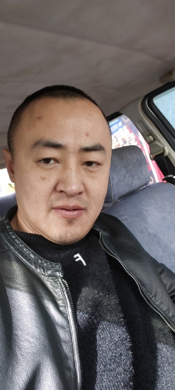 精神九哥的第一张照片--聊城相亲服务中心