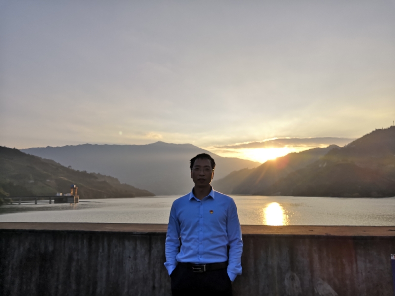 庸人自扰的第一张照片--聊城相亲服务中心