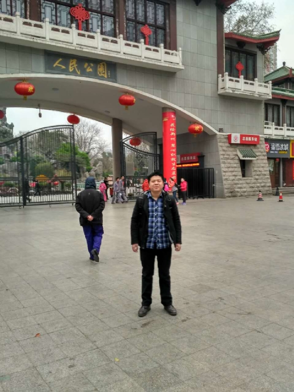 在奋斗的第一张照片--聊城相亲服务中心