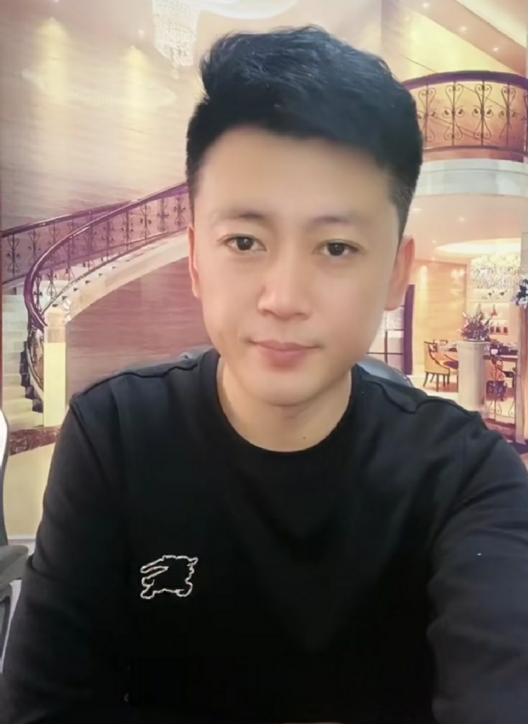 屋顶拾荒人的第三张照片--聊城相亲服务中心