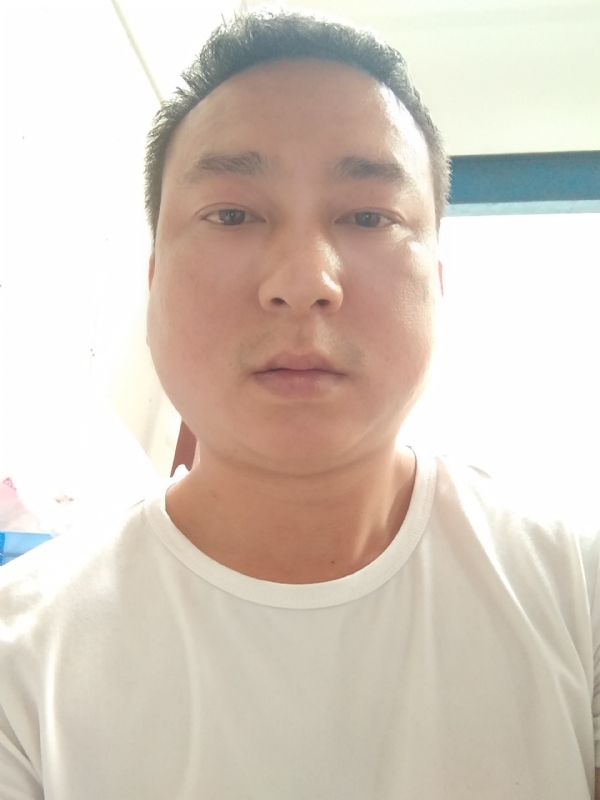 大叔的第一张照片--聊城相亲服务中心