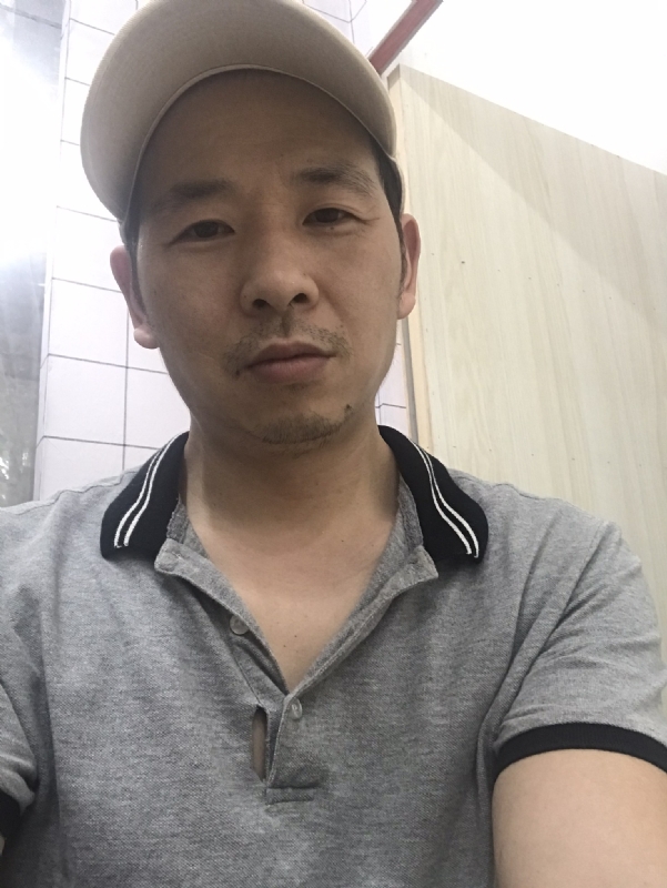 老何的第一张照片--聊城相亲服务中心
