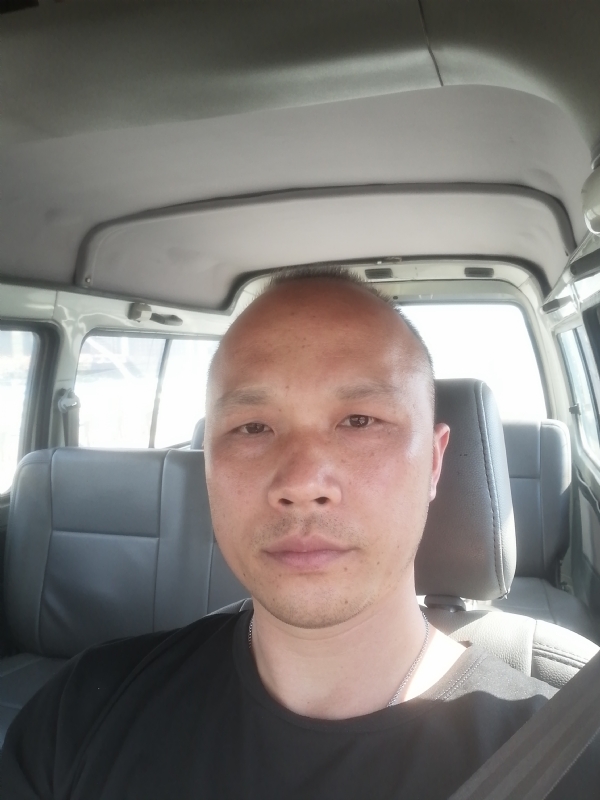 新旺丁的第一张照片--聊城相亲服务中心