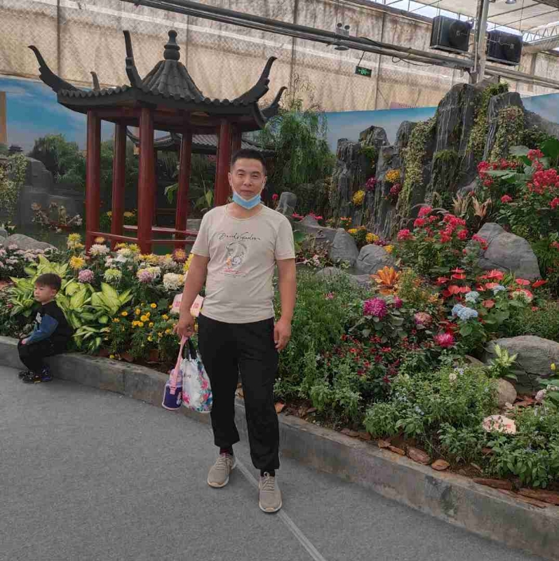 受伤的痴情男的第一张照片--聊城相亲服务中心