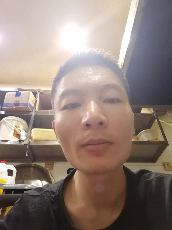 邹先生的第一张照片--聊城相亲服务中心