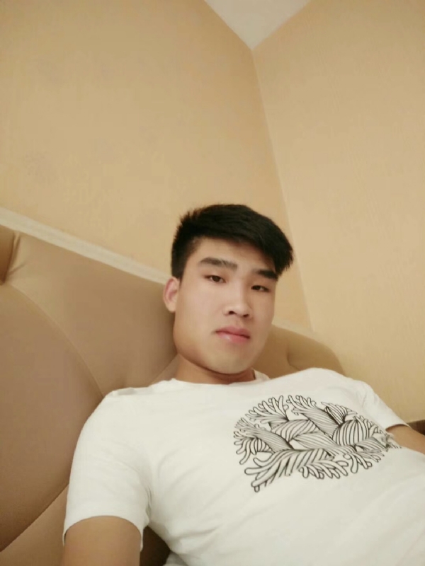 谁不曾孤单上路的第一张照片--聊城相亲服务中心