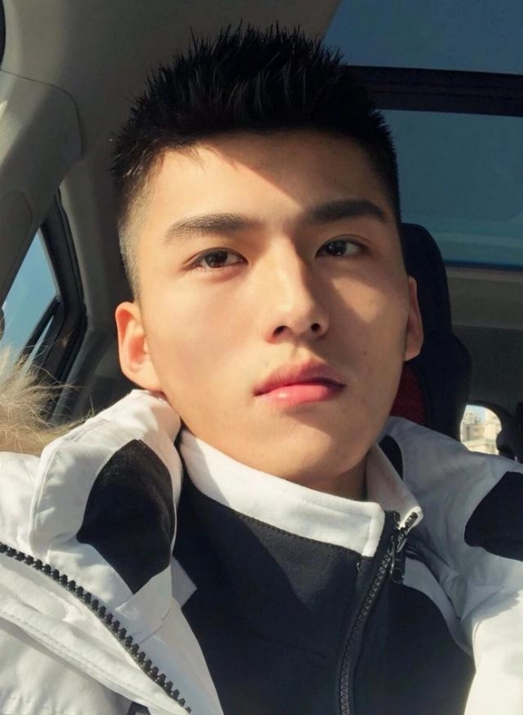 飞翔的第一张照片--聊城相亲服务中心