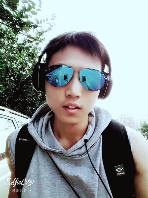 失意的人的第一张照片--聊城相亲服务中心