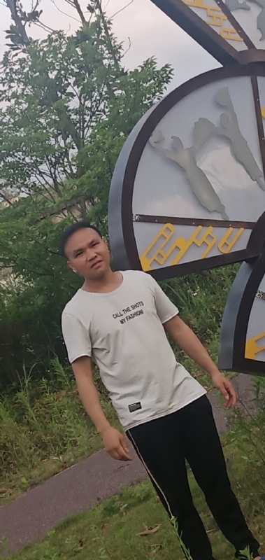 愉快的阳光的第一张照片--聊城相亲服务中心