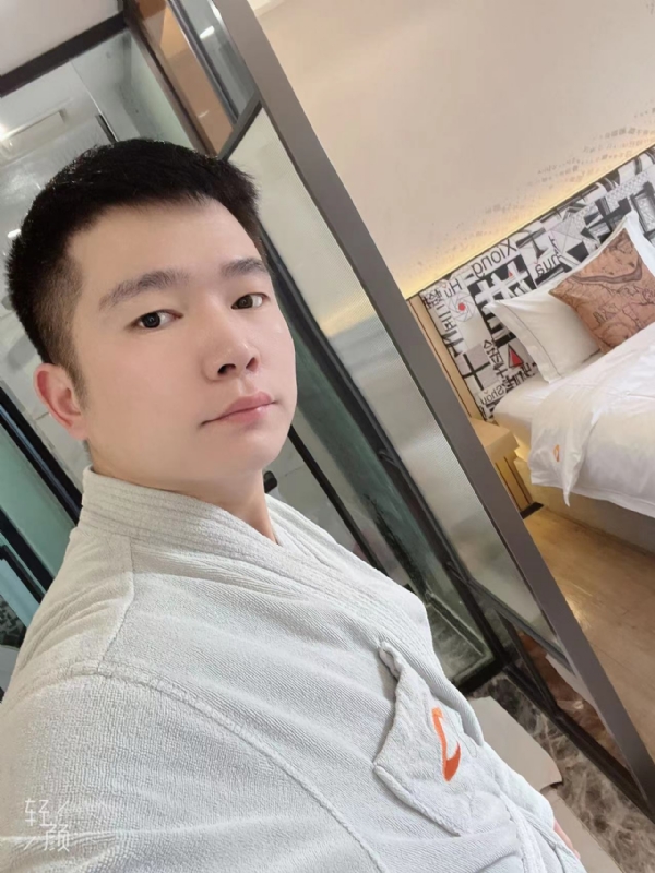 绿帽的第一张照片--聊城相亲服务中心