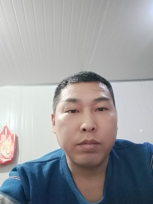 开着拖拉机去兜风的第一张照片--聊城相亲服务中心