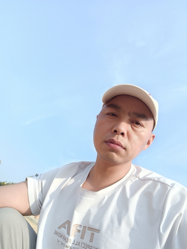 哥哥的第一张照片--聊城相亲服务中心