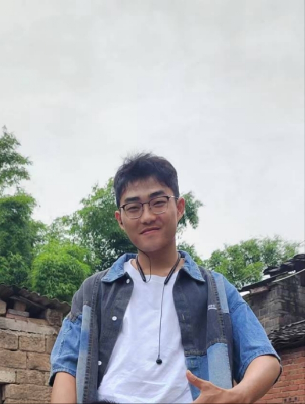 越努力越幸运的第一张照片--聊城相亲服务中心
