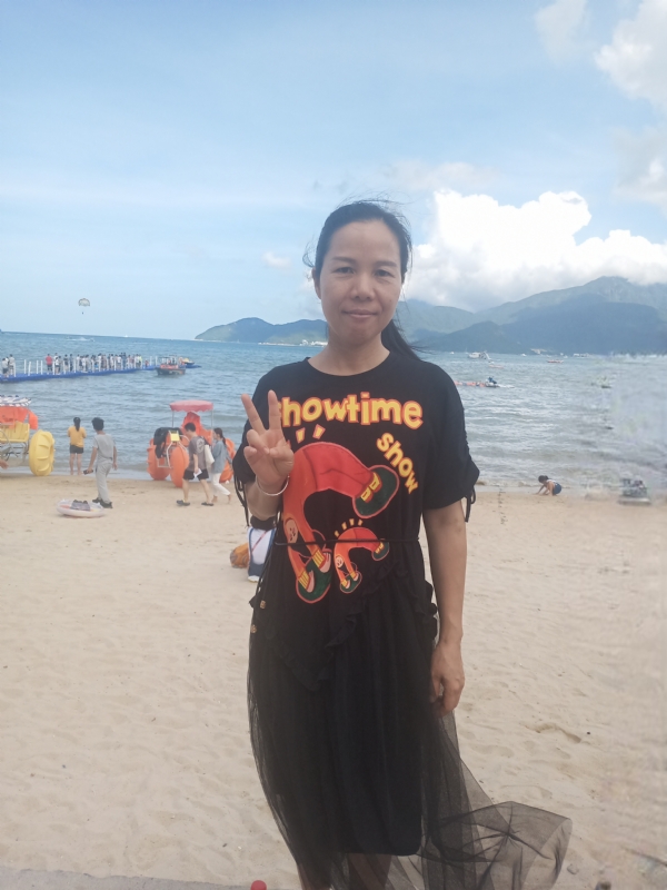 容容的第一张照片--聊城相亲服务中心
