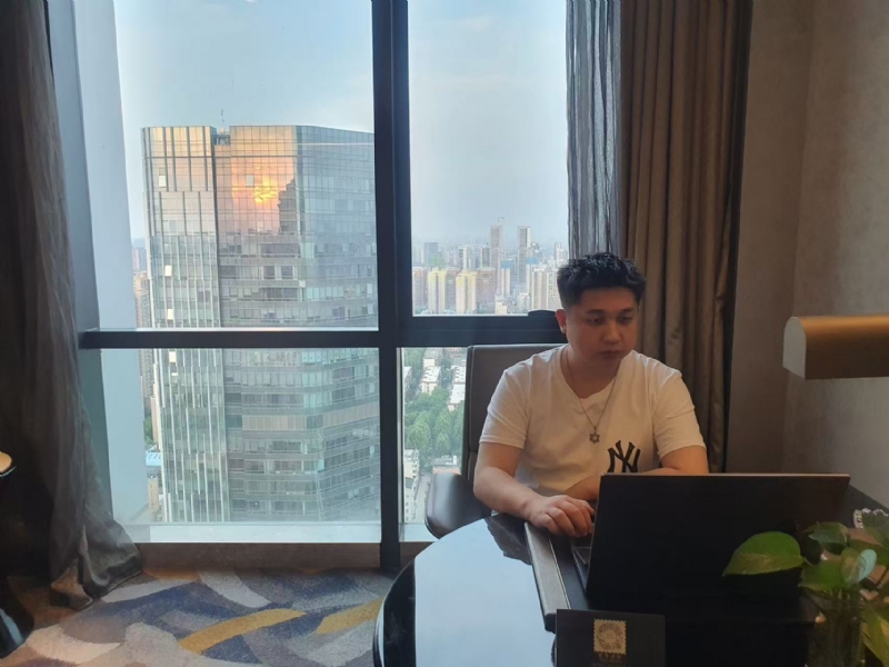 ying的第一张照片--聊城相亲服务中心
