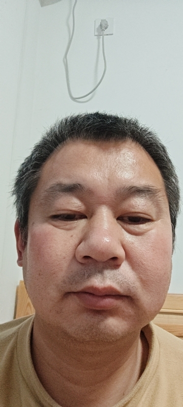 龙万的第一张照片--聊城相亲服务中心