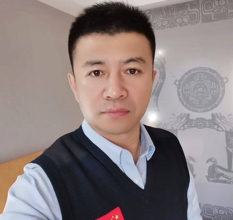 生在红旗下的第一张照片--聊城相亲服务中心