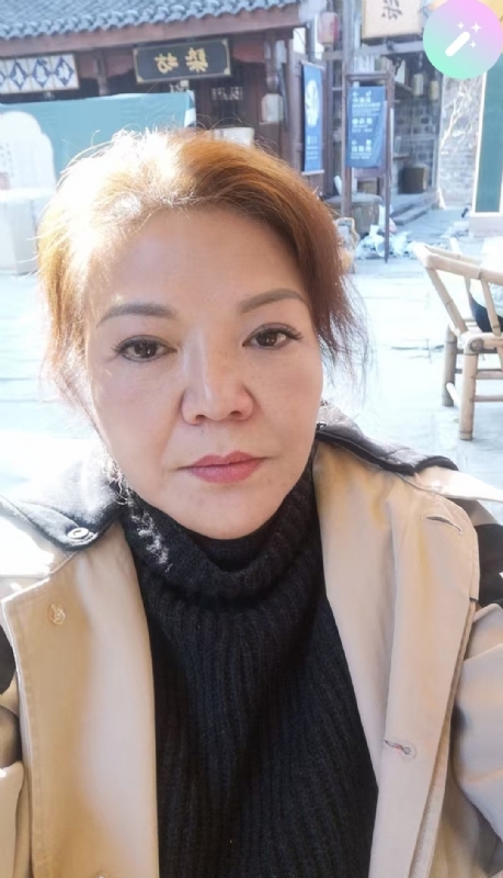 宛霞的第二张照片--聊城相亲服务中心