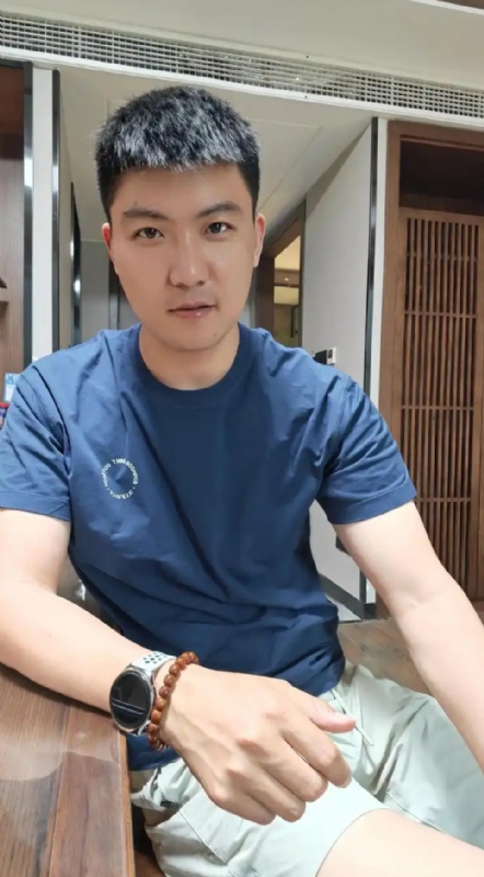 大鹏展翅的第一张照片--聊城相亲服务中心