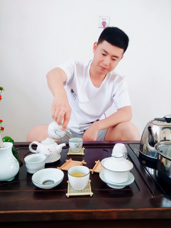 日月的第三张照片--聊城相亲服务中心